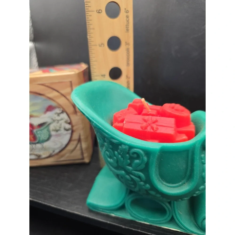 Christmas Candle Avon Sleigh Light Bayberry Fragrance W/Original Box